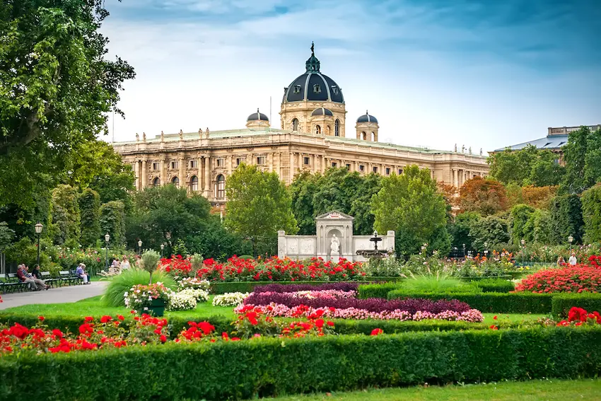 The free services and benefits new Vienna residents should know about
