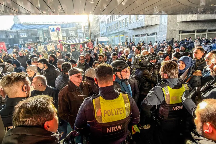 German bank clients furious after robbers steal €30 million in cash and  valuables