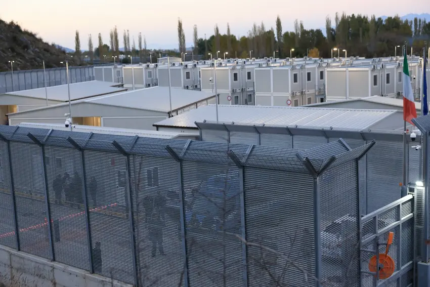 19 European countries call on EU to fund migrant 'return hubs'