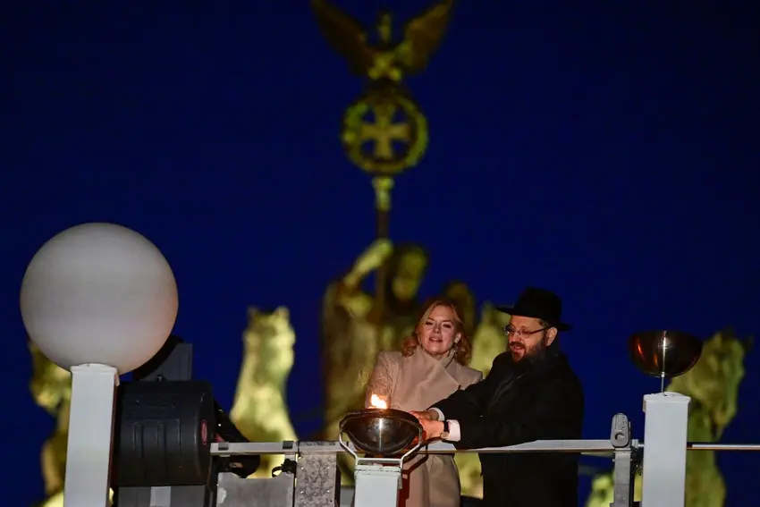Inside Germany: Hanukkah celebrations, Bad Santas in Bavaria and 'shock calls'