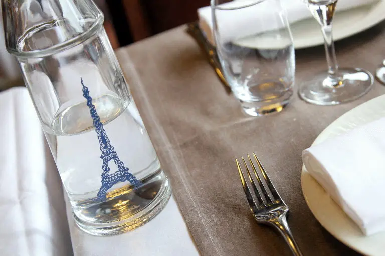 French restaurant fined €8,000 for refusing to serve tap water