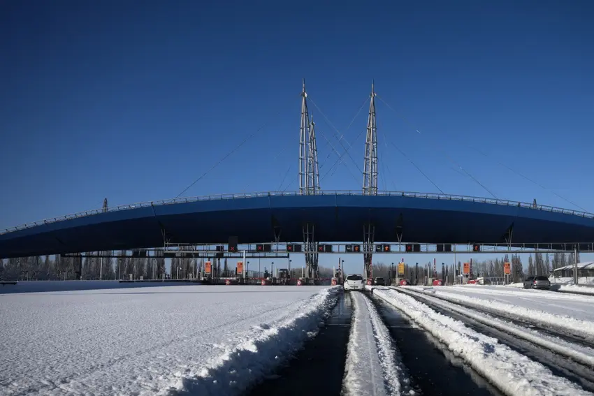 LATEST: Snow forces 140 flight cancellations in Paris
