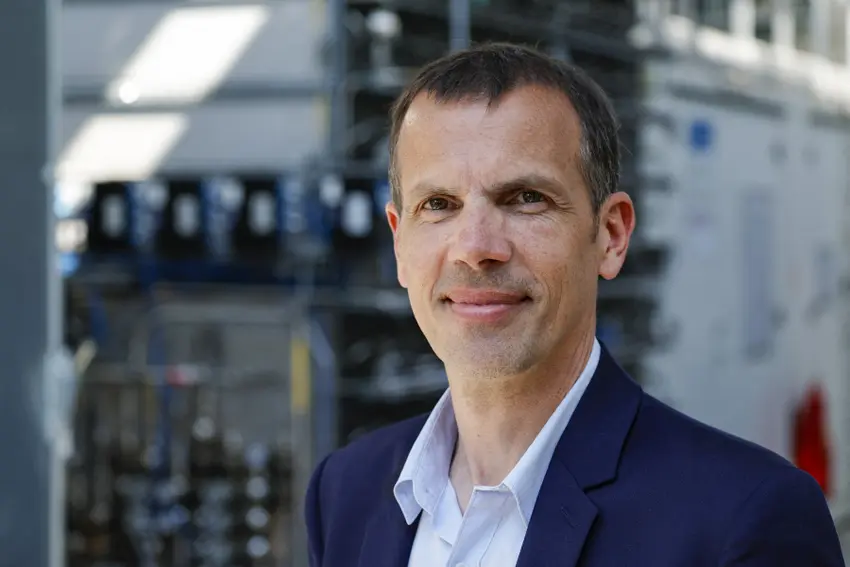 Uber takes stake in French hydrogen taxi start-up