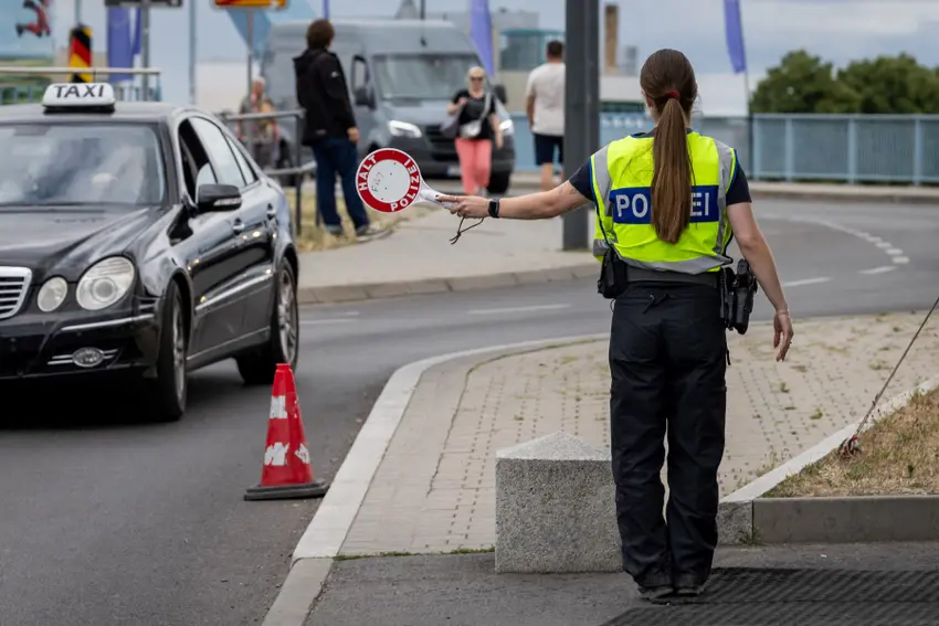 EU calls on nine European countries to scrap internal Schengen border checks