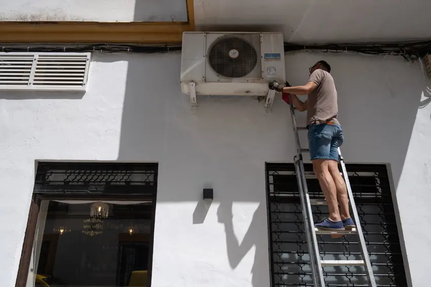 Inside Italy: Forget culture wars, Italy has bigger problems with air conditioning