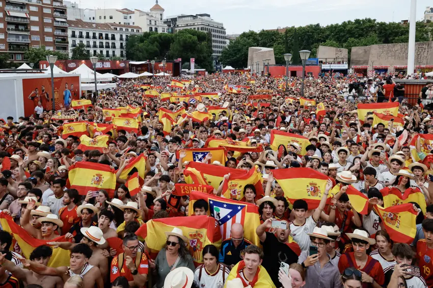 Red and yellow sweep Madrid before World Cup final