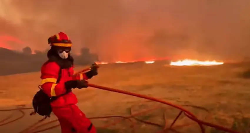 Wildfire scorches 12,000 hectares north of Madrid: Spanish authorities