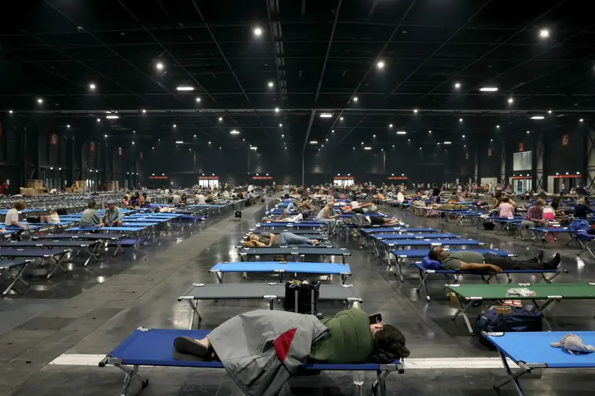 Thousands sheltered in Bordeaux as France wildfires trigger exodus