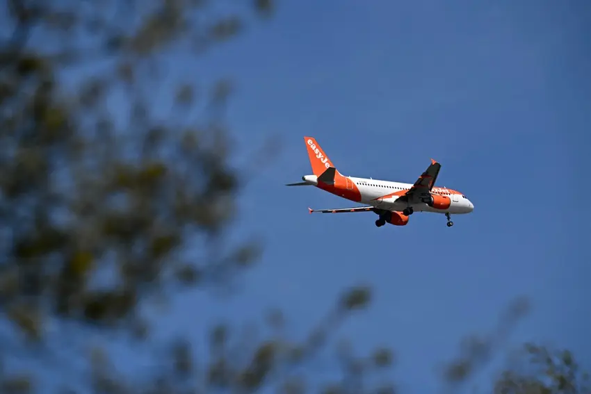 French airline staff file month-long strike notice