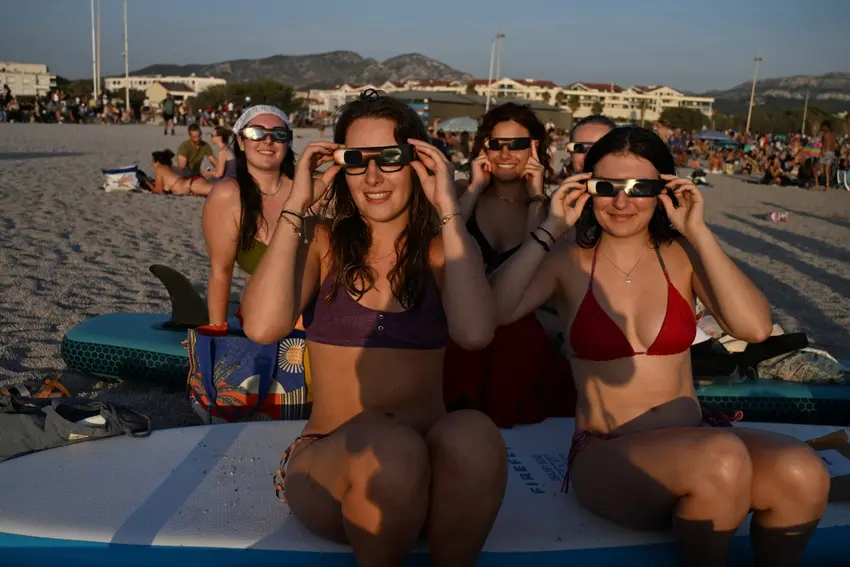 IN PICTURES: Thousands turn out in France to watch eclipse
