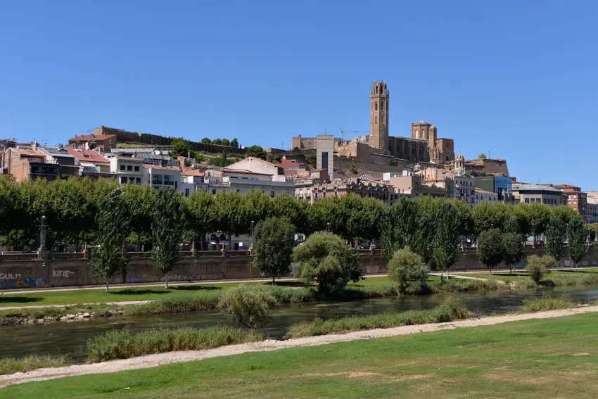 Spanish city bans burqa and niqab in public spaces