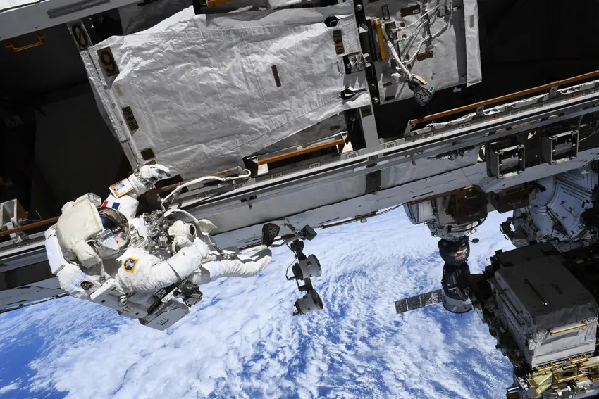 White House pressures US companies to ditch Paris space summit